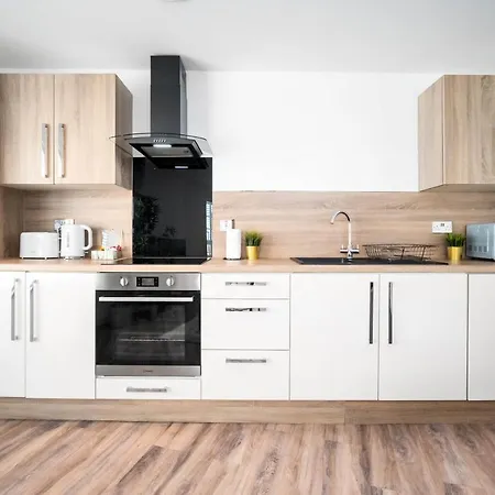 Apartment Centre - New - Smart Tv - Wifi - Intercom - Rated *